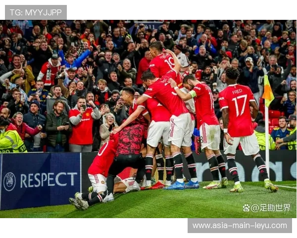 曼联两丢球暴露相同问题，一人防守遭痛批！阿莫林引援最多位置仍最弱